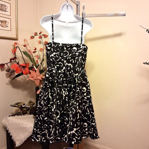 NWT Simon Chang Women’s Spaghetti Strap Stretchy Pleated Lined Midi Dress Size 8 - Picture 6 of 13